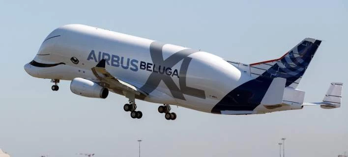 BelugaXL: Παρθενική πτήση για το γιγαντιαίο αεροσκάφος της Airbus – Μια «φάλαινα» στον αέρα (εικόνες, βίντεο)